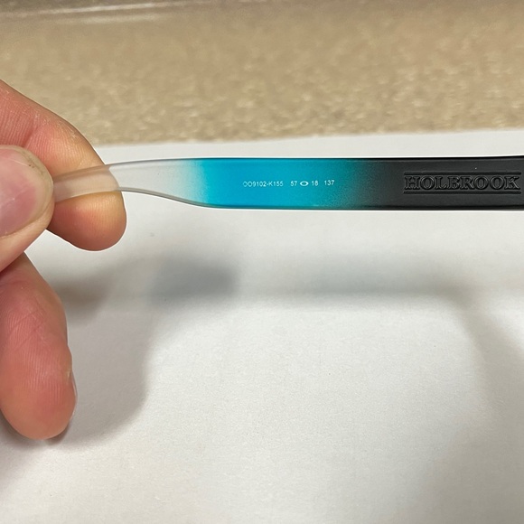 Oakley Holbrook sunglasses model 009102 – K155
Good condition. - Picture 6 of 15